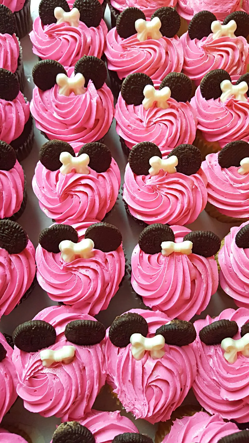 Minnie mouse cupcakes for niece third birthday|Desiree Carmanさん