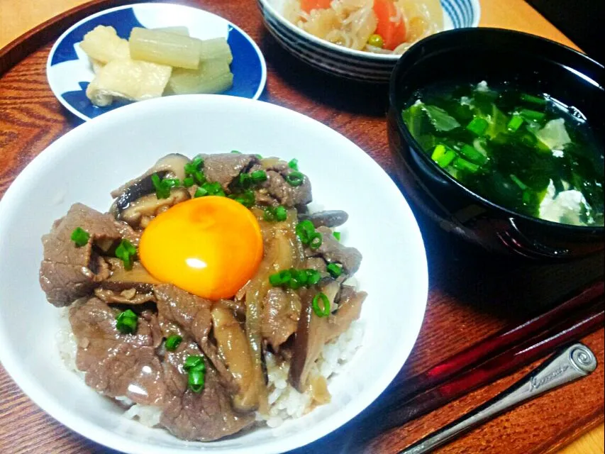 Snapdishの料理写真:牛丼定食|ARIさん