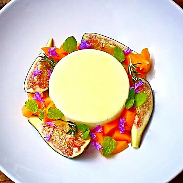 limoncello mousse with fresh black mission figs and compressed apricots edible florals|CHUENCHAIさん