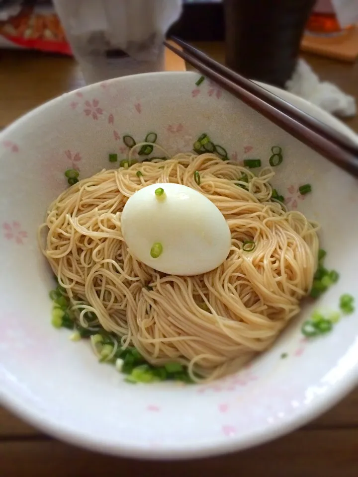 Snapdishの料理写真:油そば風そうめん！|藤原 宝娟さん