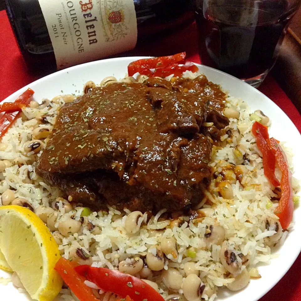 ブルゴーニュ風ビーフシチューとホッピングジョン🍴          ブルゴーニュワインとともに😍 "Beef Bourguignon & Hoppin' Jhon"|yorikoさん