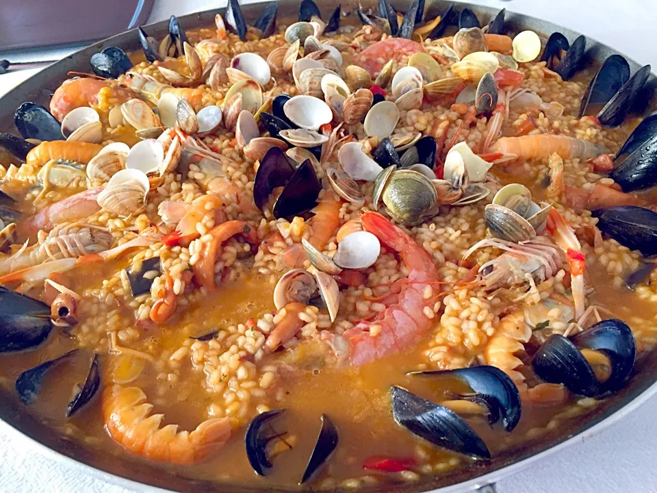 3/3 ready to serve. #paella #seafood|De Pupesさん