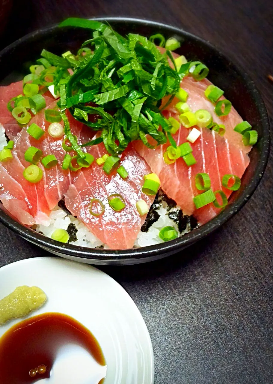 しそ盛りマグロ丼|こもず♪さん