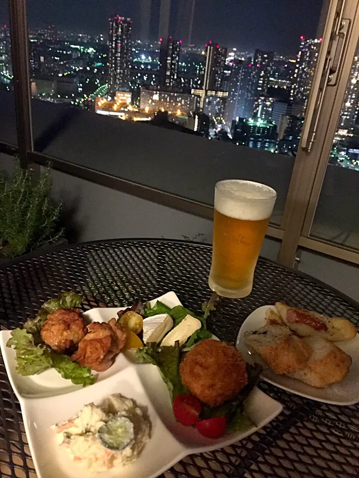 ベランダで1人飲み〜🍺✨|まみりんごさん