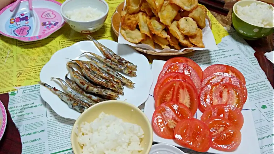 Snapdishの料理写真:ポテトサラダの包み揚げ☆トマト☆ししゃも|みぽりんさん