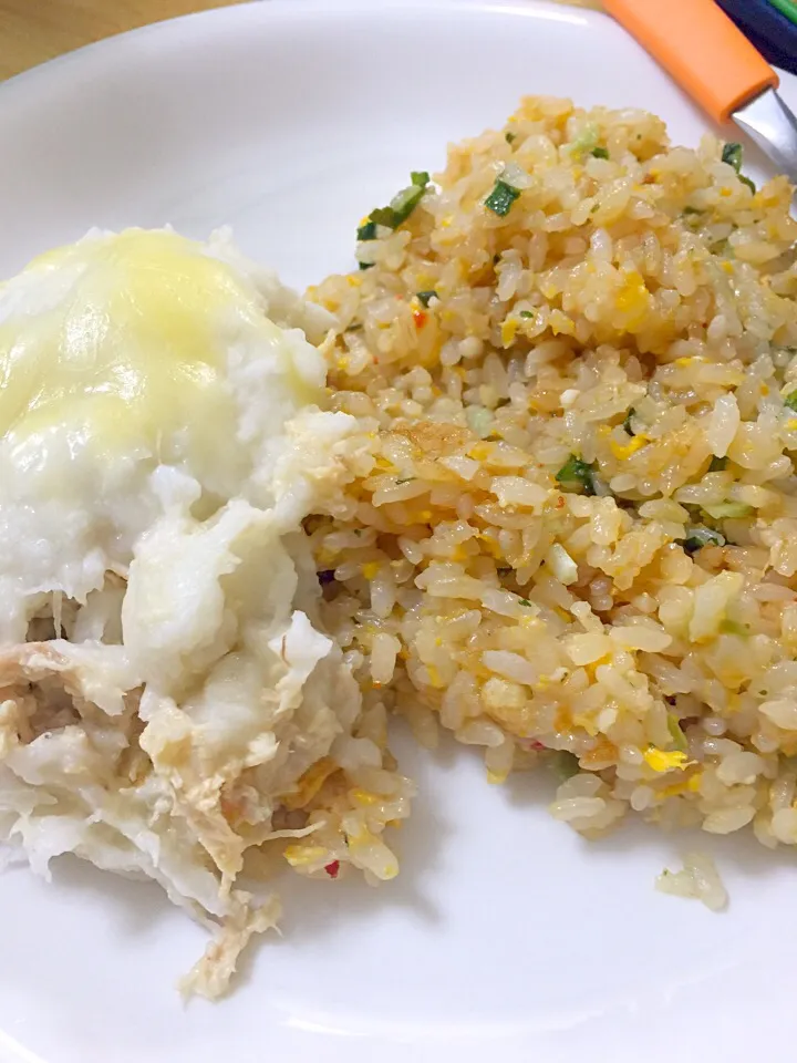 Snapdishの料理写真:Escondidinho e chahan|Bruna N. Hiroさん