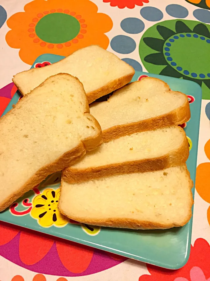 今朝のシンプル食パン🍞(*´﹃｀*)|さくたえさん