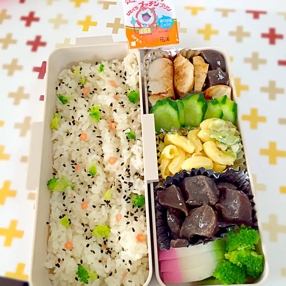 2015/7/13(月)お弁当⭐️お花ふりかけ発見(嬉)🌸長男大好きコンニャクと蒲鉾も(^-^)|のりさん８３さん