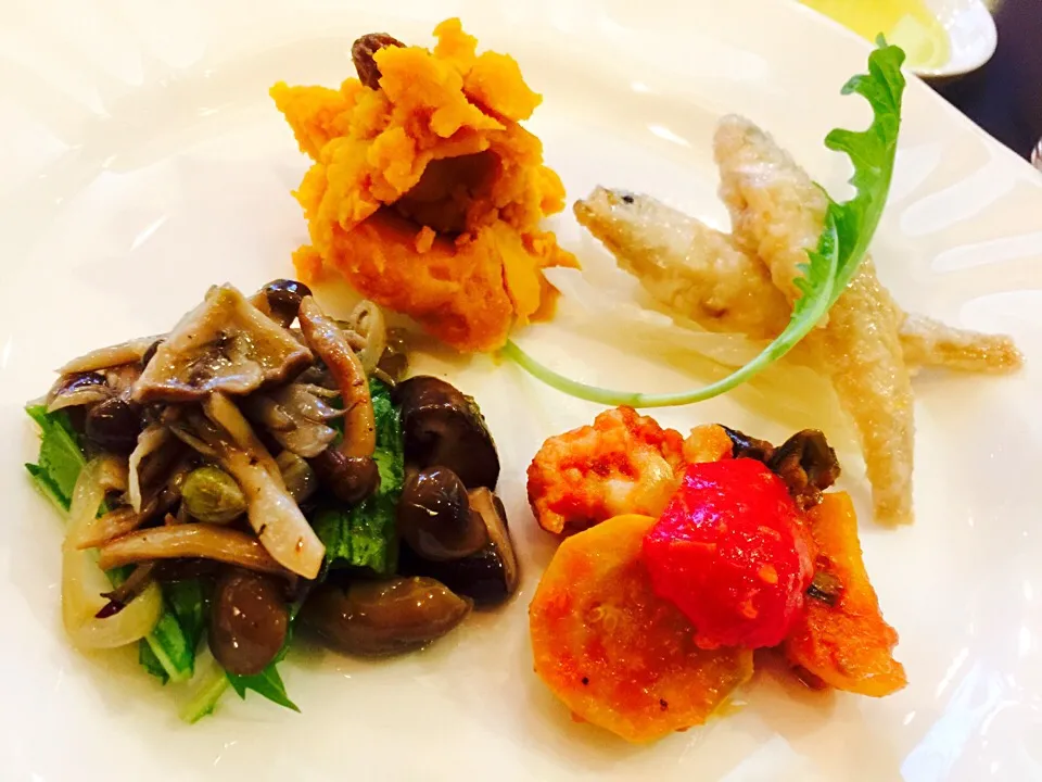 Marinated fish with mashed pumpkin sauteed mushrooms and pickles|Mariadeenahさん