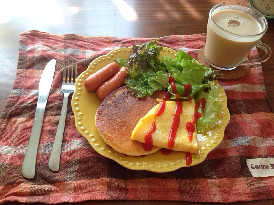 Snapdishの料理写真:朝食 パンケーキプレート|Maho Takamiさん