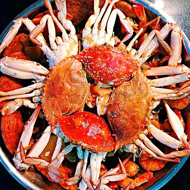 Army stew that's not so army stew! Flavour of the stew is da 💣! Self improvised with tons of seafood 🐙🍤🐚🐟🍄🍜🍲|CHUENCHAIさん