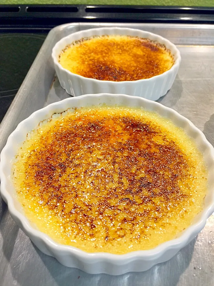 Crème brûlée. Easy to make|Isaac Ramirezさん