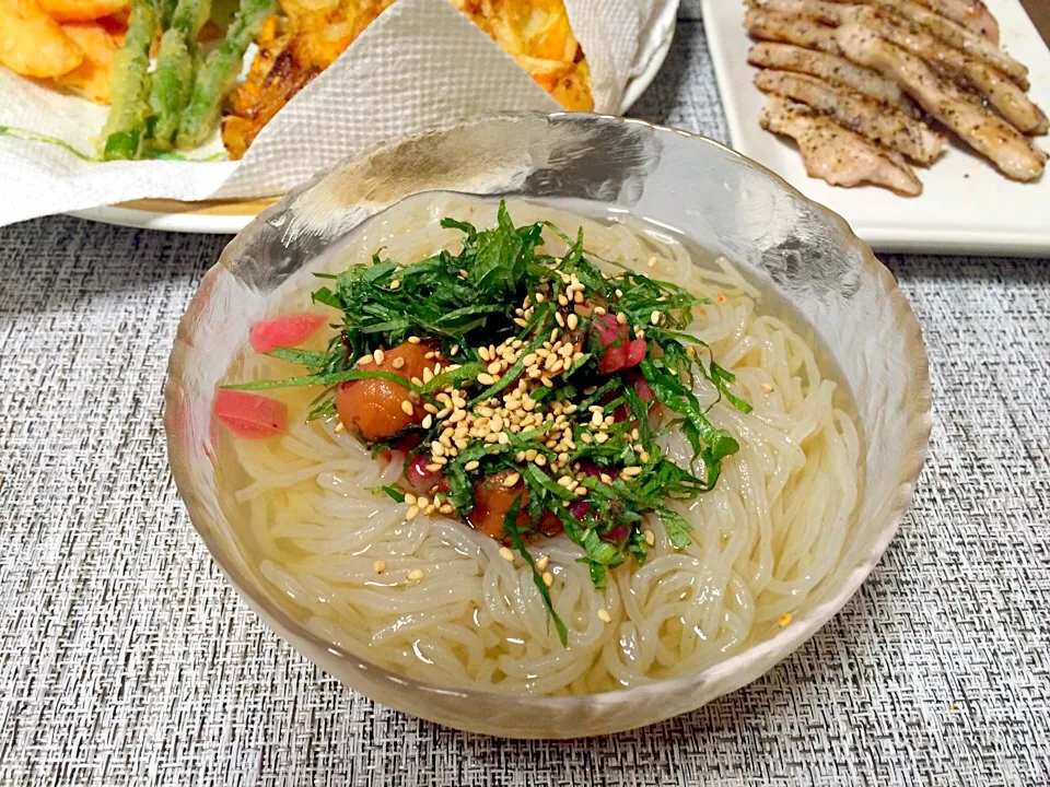 Snapdishの料理写真:梅しそ冷麺|みくさん