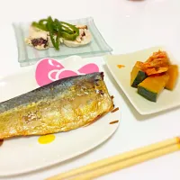 Snapdishの料理写真:鶏胸肉の梅巻き、かぼちゃの煮物、鯖のみりん干し|かすみんさん