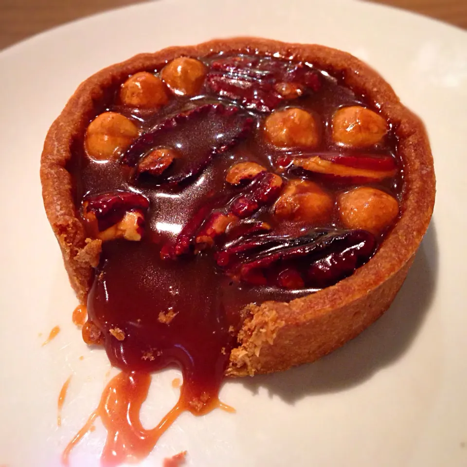 Gooey caramel pecan tart@Artisan Boulangerie Co, Great World City|coxiella24さん