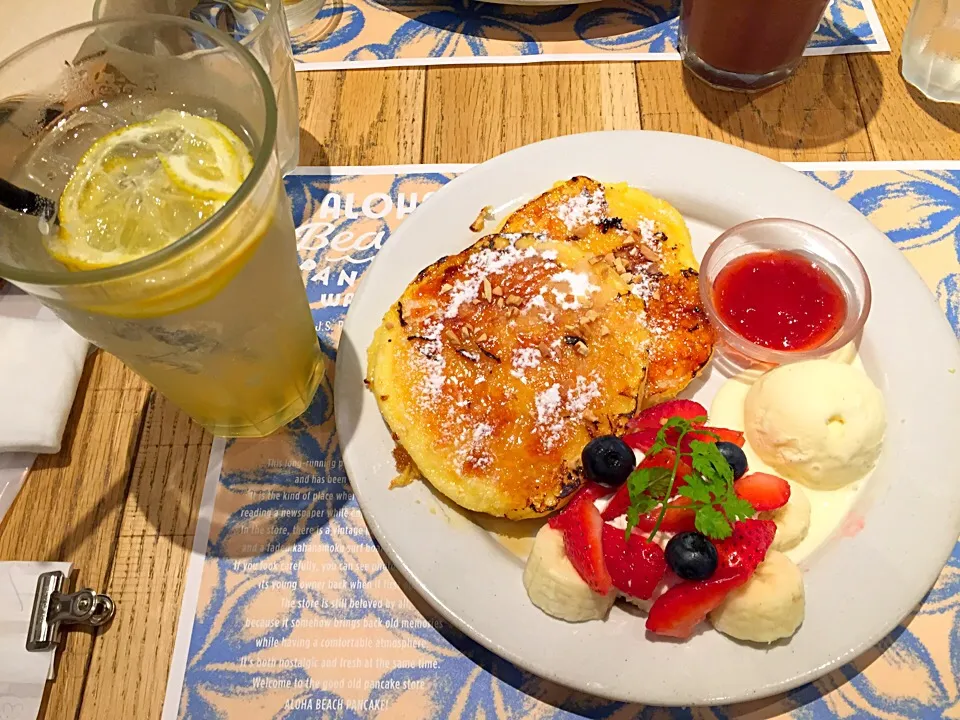 パンケーキ❤️札幌での研修を終え、大学の友達と８年？ぶりに会えた！嬉しい（≧∇≦）|memetさん