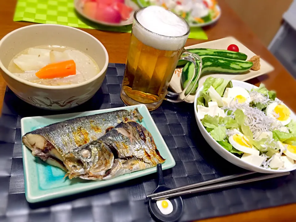 Snapdishの料理写真:鰊の塩焼きとモロキューでビール🍺|マニラ男さん