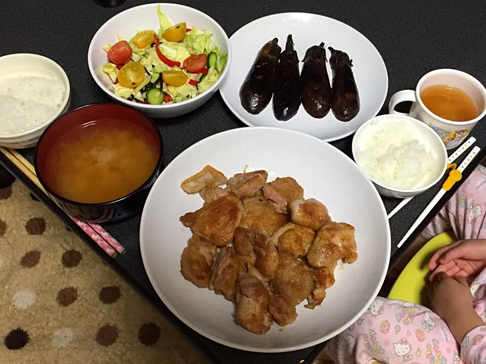 唐揚げ・焼きナス・サラダ|うるしちかさん