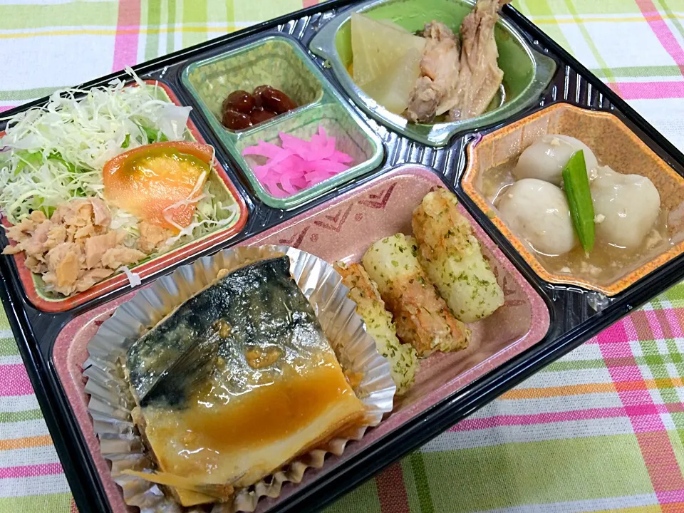 大根と手羽中の煮物 日替わり弁当 豊川市宅配|Naokazu Kuritaさん