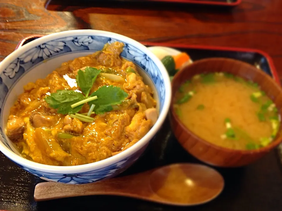 鶏屋さんの親子丼🐣|アライさんさん