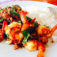 กระเพราหมูกุ้ง Pork, shrimp, basil|Tualek Sarawut Phichansanさん