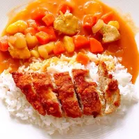 Snapdishの料理写真:Fried chicken curries and rice 🍴🍛🍛🍛🍛🍛🍛🍛🍴|pimphanさん