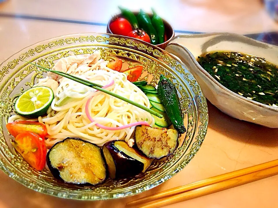 夏野菜いっぱい！夏バテ知らず栄養満点モロヘイヤダレそうめん|夏蜜柑さん