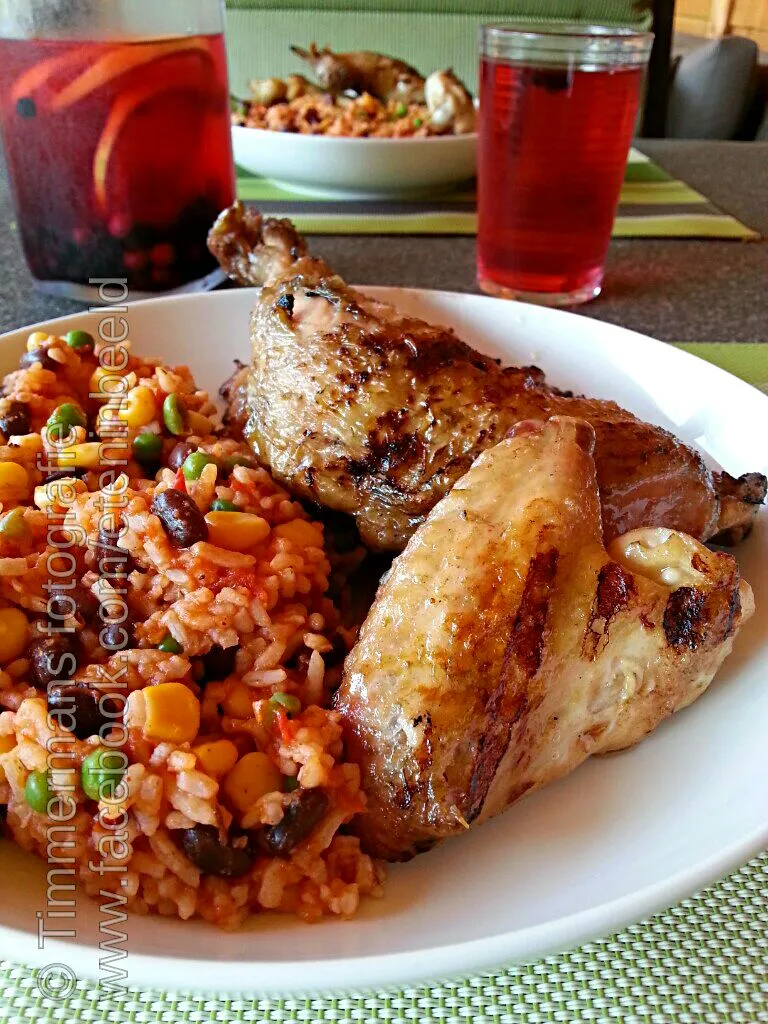 Snapdishの料理写真:Chicken with Mexican rice|Frank&Jolanda - Eteninbeeldさん