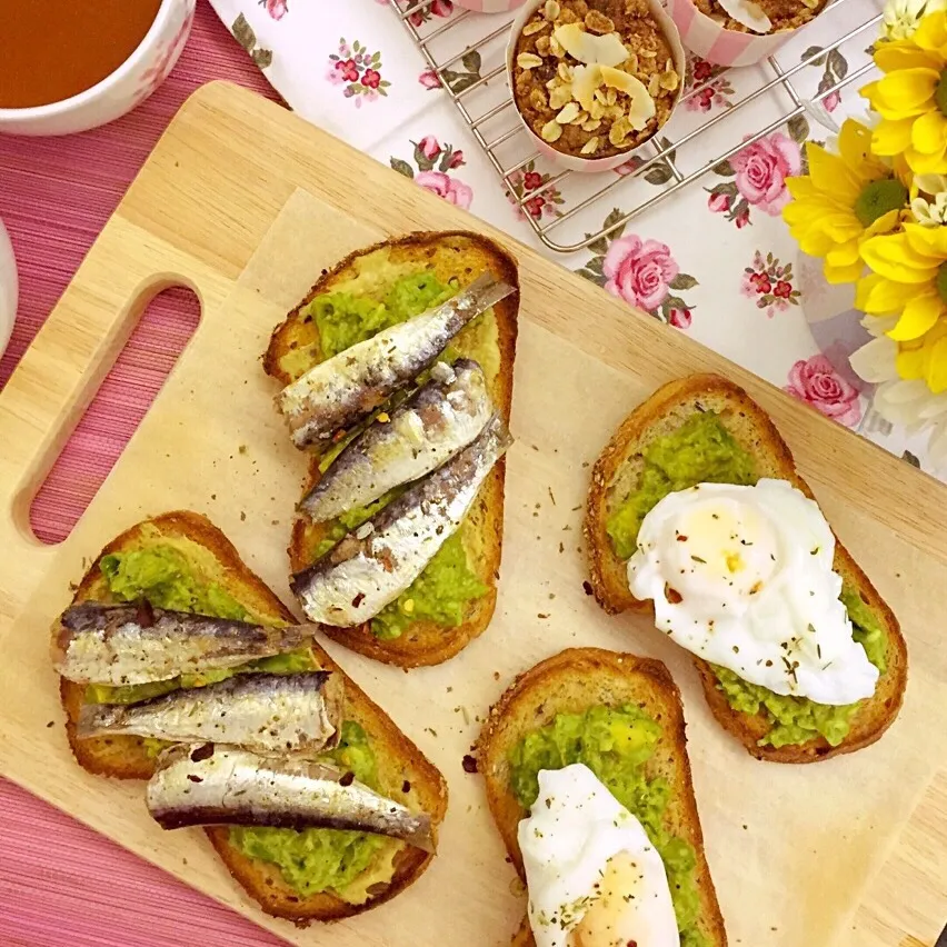 Avocado Toasts|Prisca Erさん