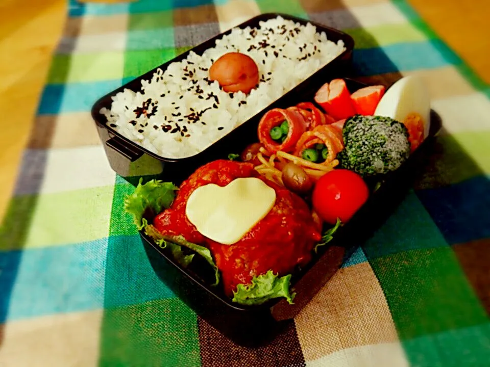 トマト煮込みチーズハンバーグ弁当。

 #お弁当 #ハンバーグ|Cat Miroさん