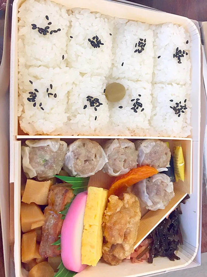 Snapdishの料理写真:崎陽軒のシウマイ弁当|Food is lifeさん