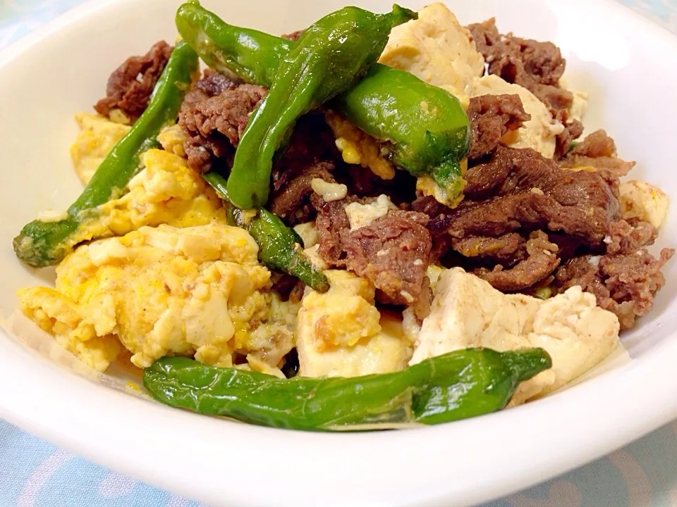 頂き物のししとうで炒め物♪〜最近木綿豆腐率高しver.〜|ちゃみさん