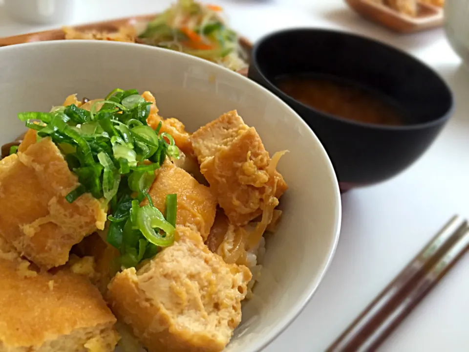 厚揚げの卵とじ丼|かばちゃーんさん