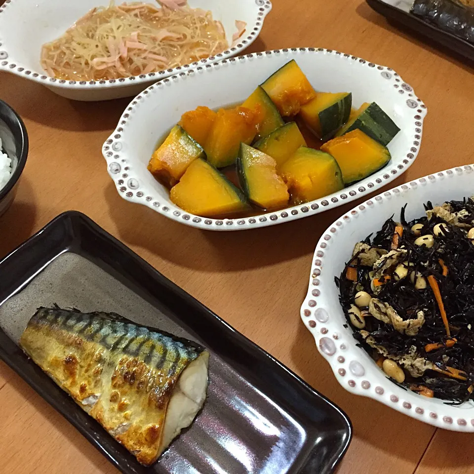 塩サバ、かぼちゃの煮物、ひじき煮、春雨サラダ|りーさん