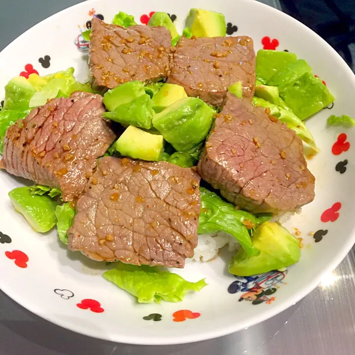 ステーキ丼|ぺろたんさん