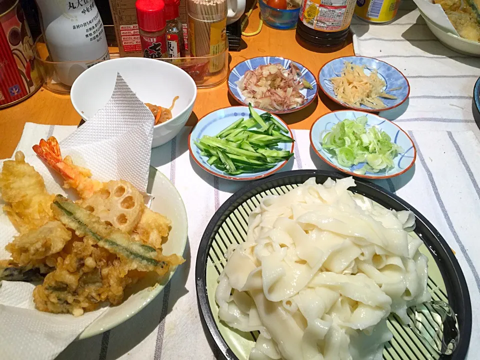 Snapdishの料理写真:薬味いっぱい、ひもかわうどん。|ゆんたくさん