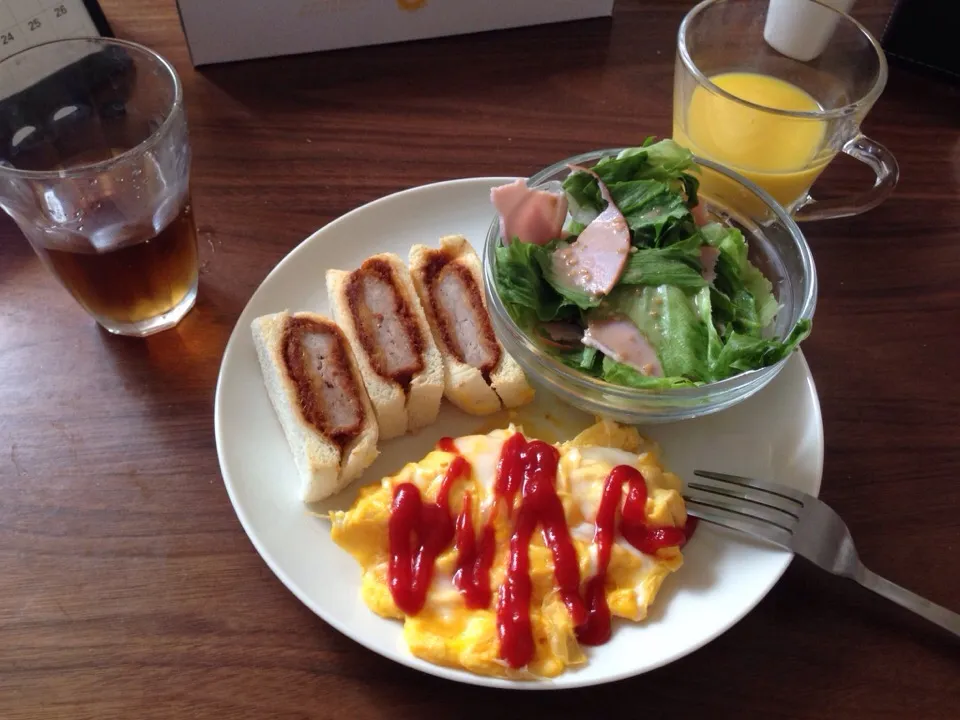 カツサンド、かぼちゃスープ|Maho Takamiさん