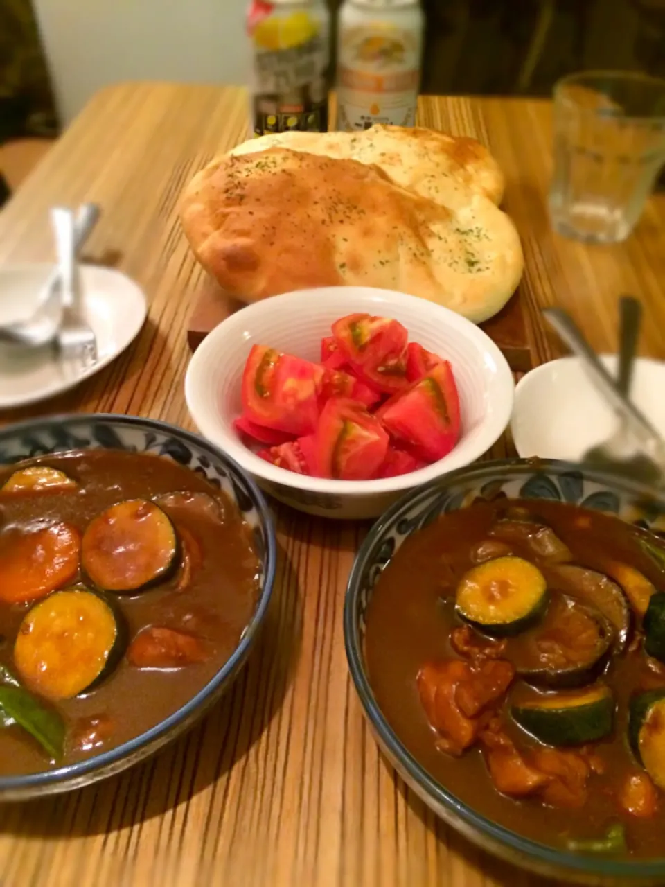 ＊晩ごはん＊夏野菜のカレー トマト フォカッチャ風パン|pinoyamaさん