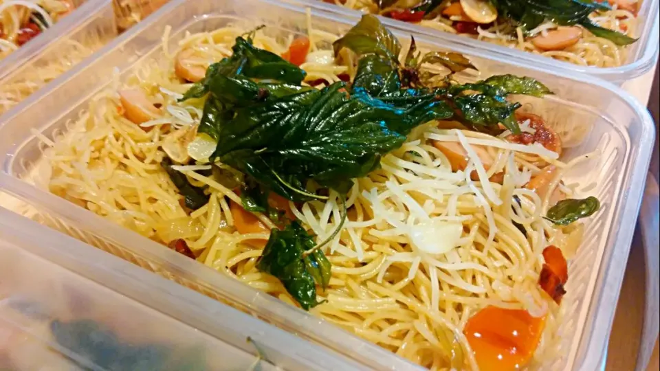 Spagetti chilli sausage ... My lunch box|ครัวอิอ้วน... Chubby Cookさん