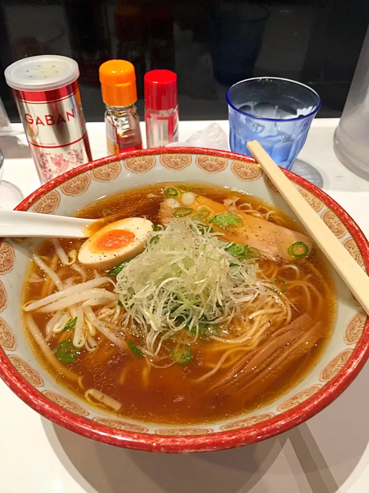 Snapdishの料理写真:特選しょうゆラーメン|Yukitaka Nishidaさん