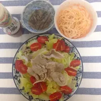 Snapdishの料理写真:キャベツと豚のしゃぶしゃぶサラダ。|Tomoyoさん