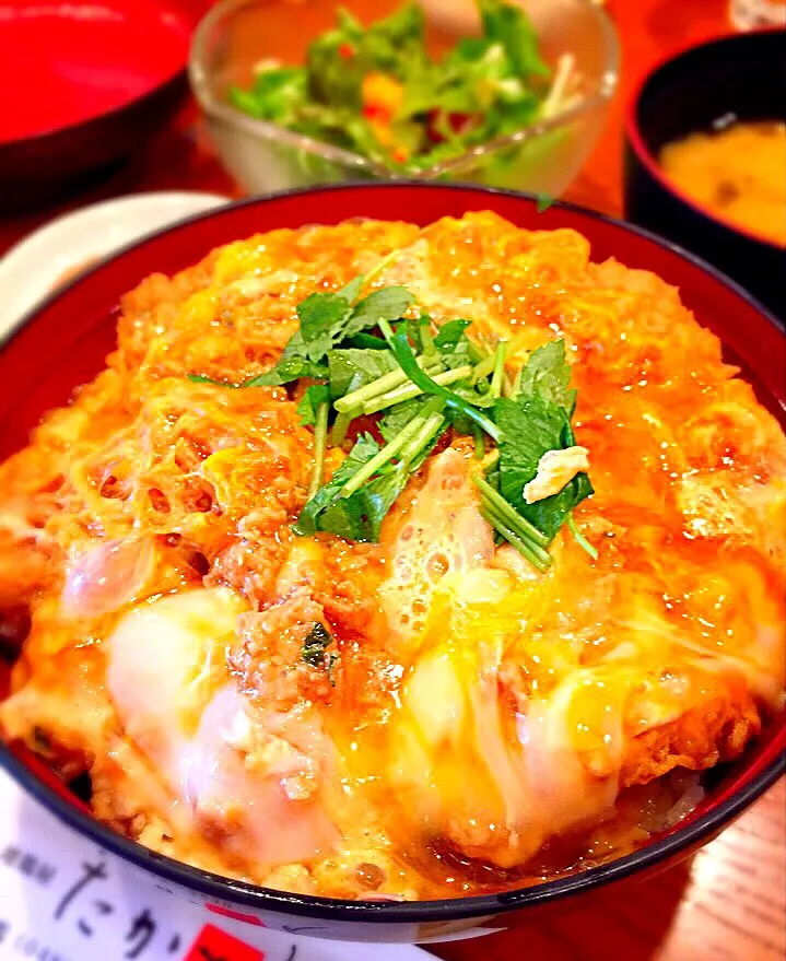 ふわふわ丼 (地鶏つくねの親子丼)|しおりさん