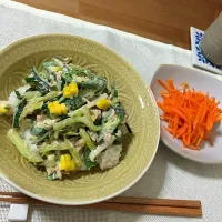 Snapdishの料理写真:あきらじいちゃん直伝の酢飯に夏野菜とツナのっけ！|しょうこさん