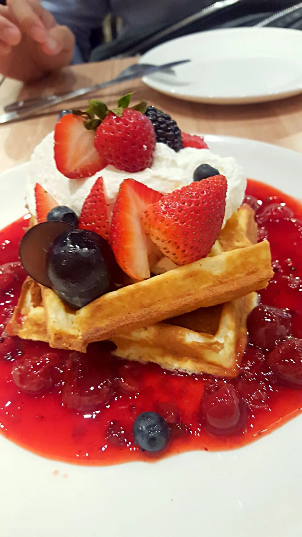 Berry action @ the pancake house of tokio|Evon Hawさん