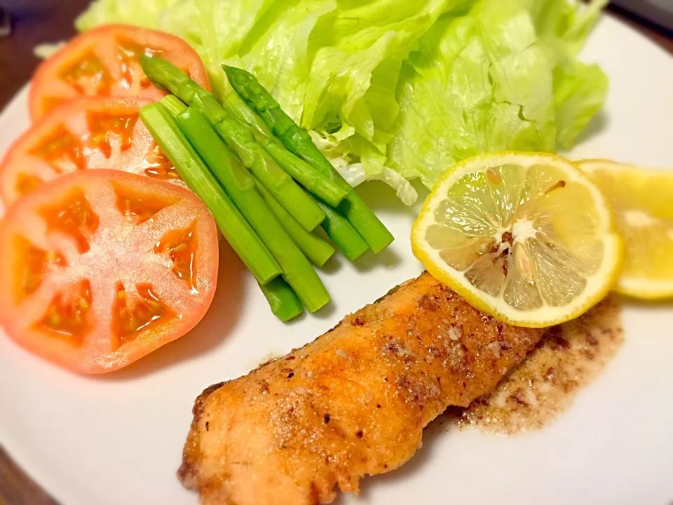 サーモンレモンソースムニエル|Lilie Asoyaさん