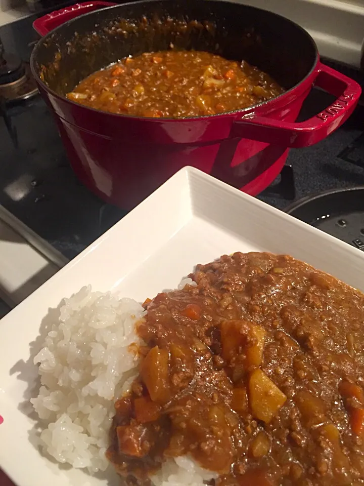 ストウブでほぼ無水で作った挽肉カレー|Tomomi Booさん