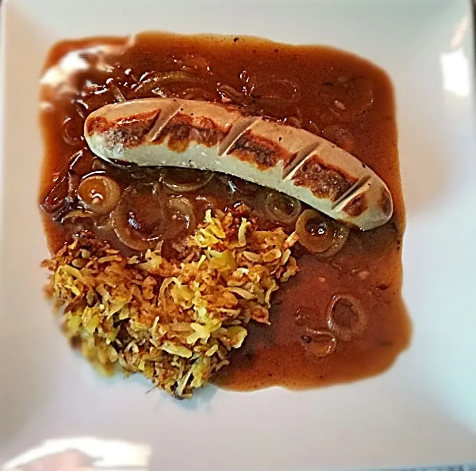 Swiss Rösti in 💗 shape with red wine onion sauce and calf sausage / Kalbsbratwurst.
 #Rösti
 #Swiss cuisine|Najeskaさん