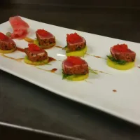 Snapdishの料理写真:Seared Ahi tuna with pickled daikon radish, Wakame and tobiko|Chef Jerichoさん