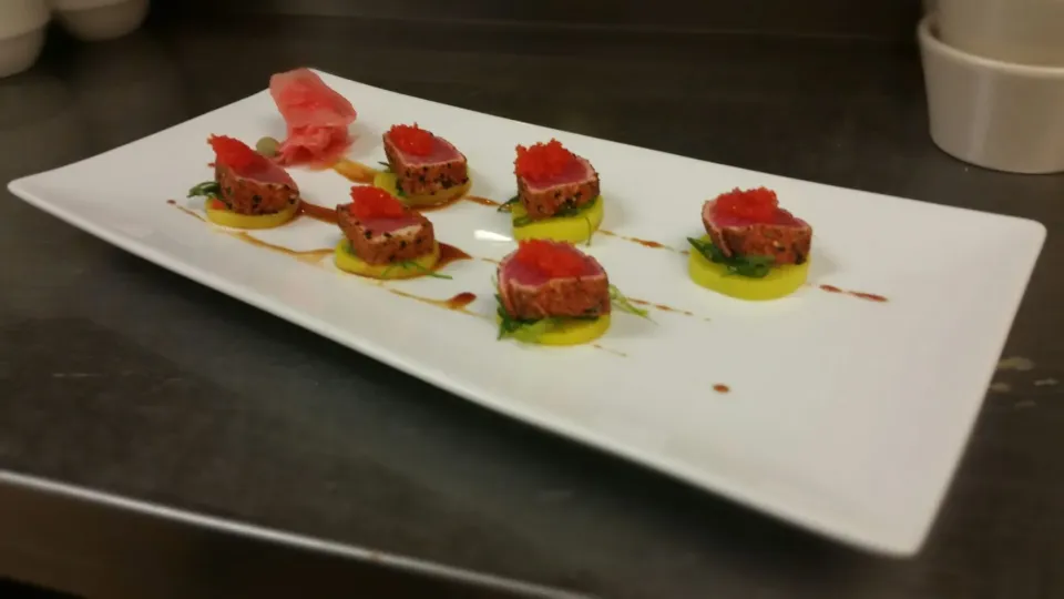 Snapdishの料理写真:Seared Ahi tuna with pickled daikon radish, Wakame and tobiko|Chef Jerichoさん