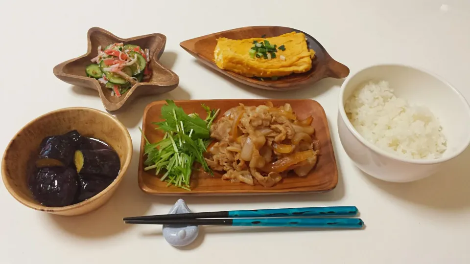 新しい食器でわくわく晩ご飯☺|みりんさん